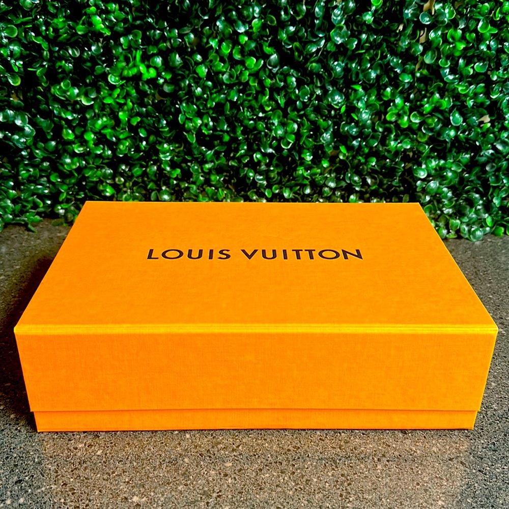 Liv Pochette M83008 *same-day shipping*